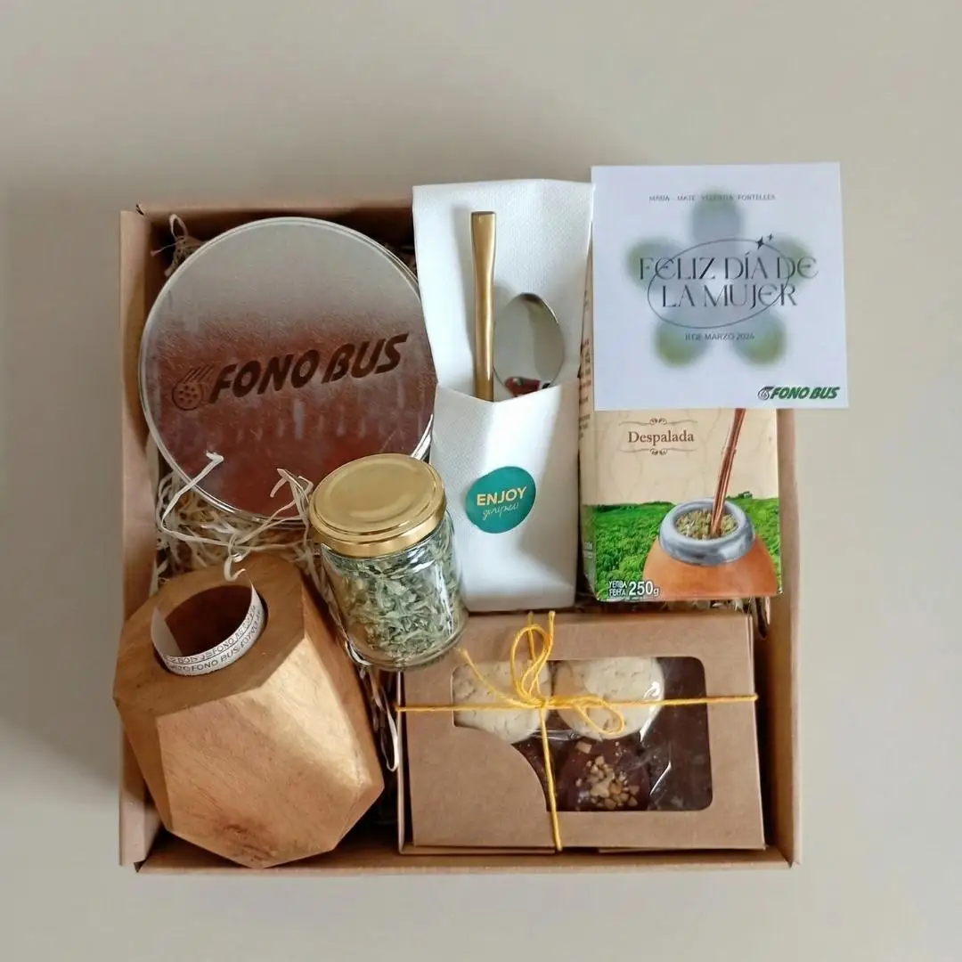 Box matera corporativa Día de la Mujer con mate, bombilla y yerba premium personalizada para empresas en Villa María, Córdoba