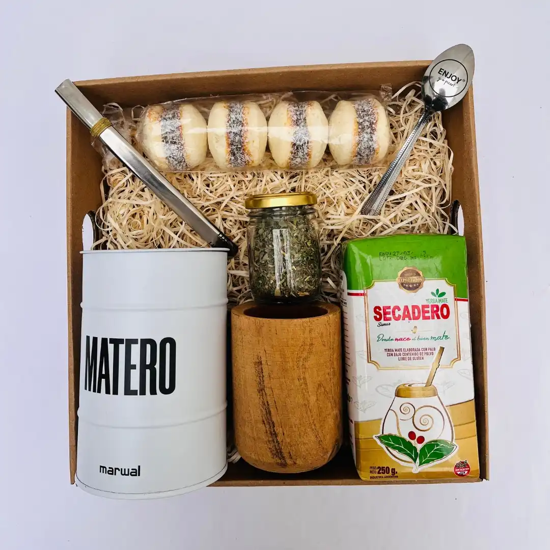 Set matero completo de Enjoy con mate, bombilla, frasco de burrito e infusiones.